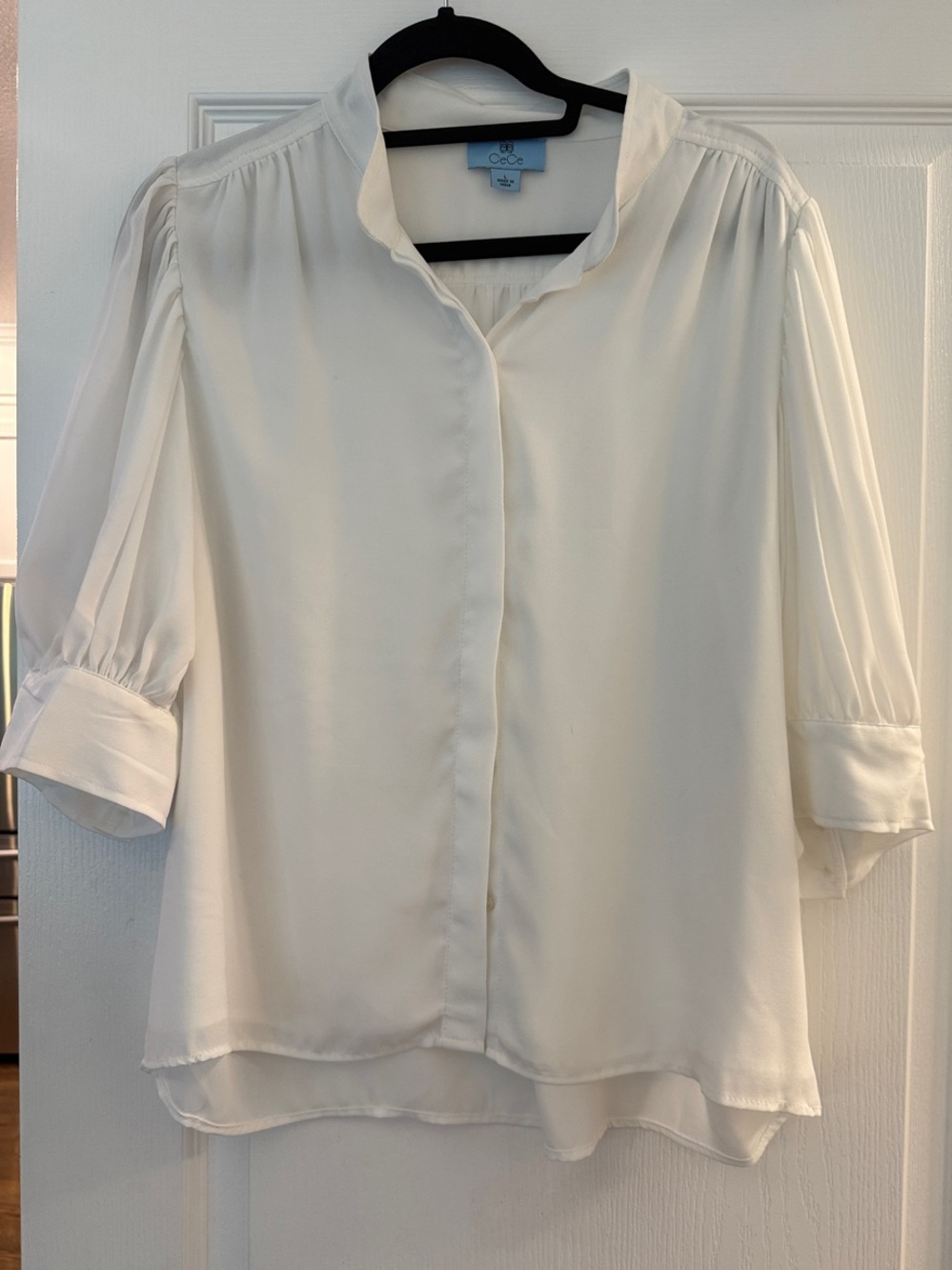 CeCe White Button-Front Pleated Sleeve Blouse